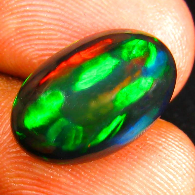 4.19 ct Wonderful Oval Cabochon (15 x 10 mm) Ethiopian 360 Degree Flashing Black Opal Natural Gemstone