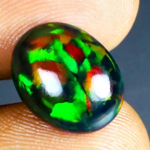 3.32 ct Phenomenal Oval Cabochon (13 x 10 mm) Ethiopian 360 Degree Flashing Black Opal Natural Gemstone
